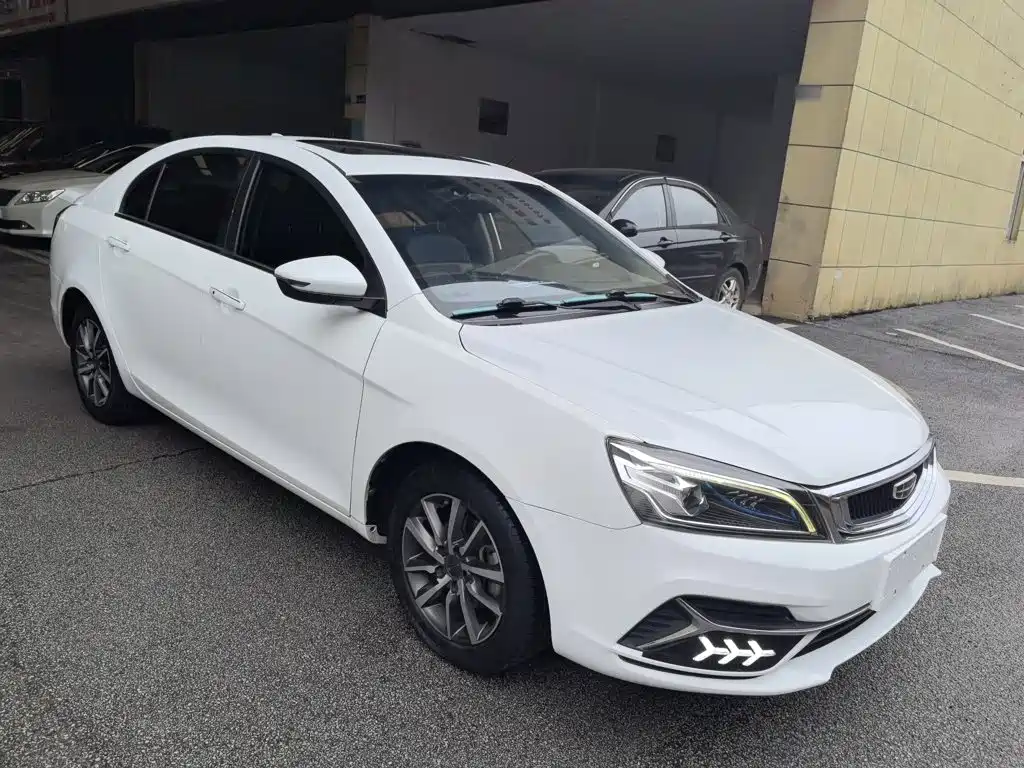 Фото 22 - Geely Emgrand