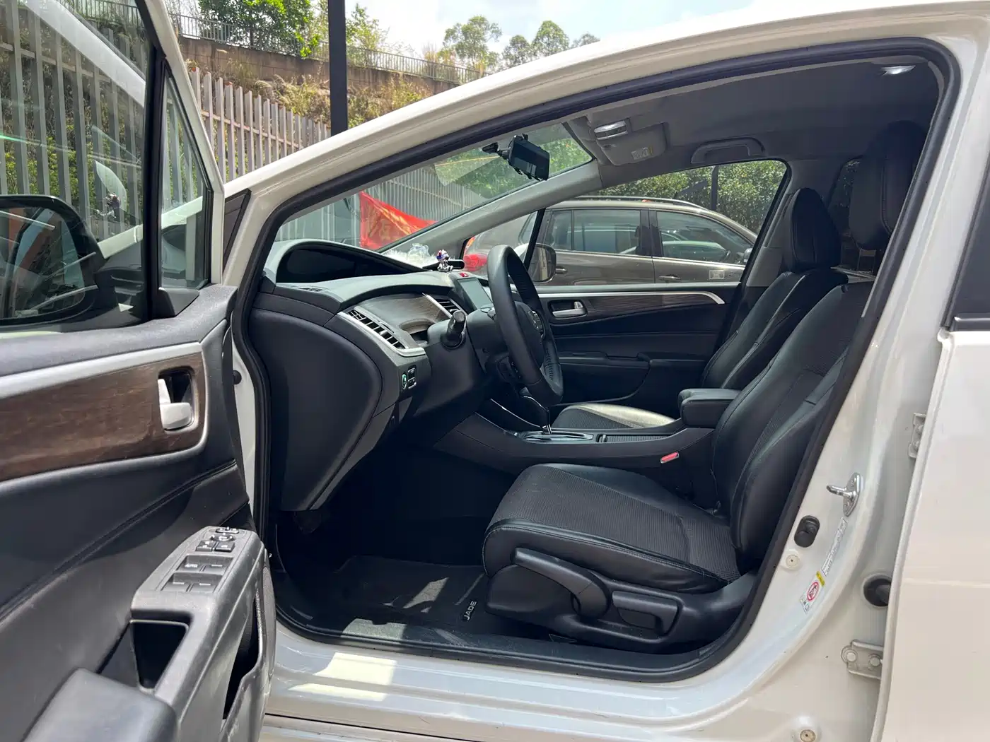 Photo 10 - Honda Jade