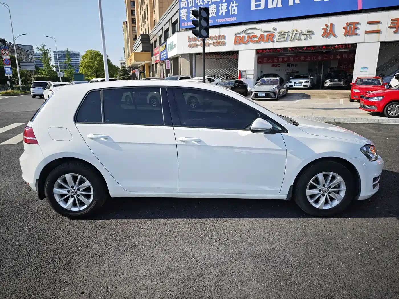 Volkswagen Golf 2016 1.6L Automatic Fashion фото 3