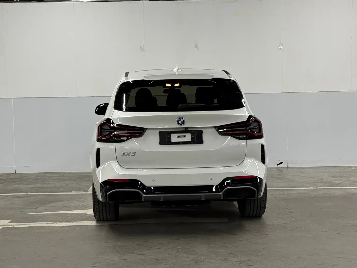 BMW iX3 2024 Leading Edition фото 18