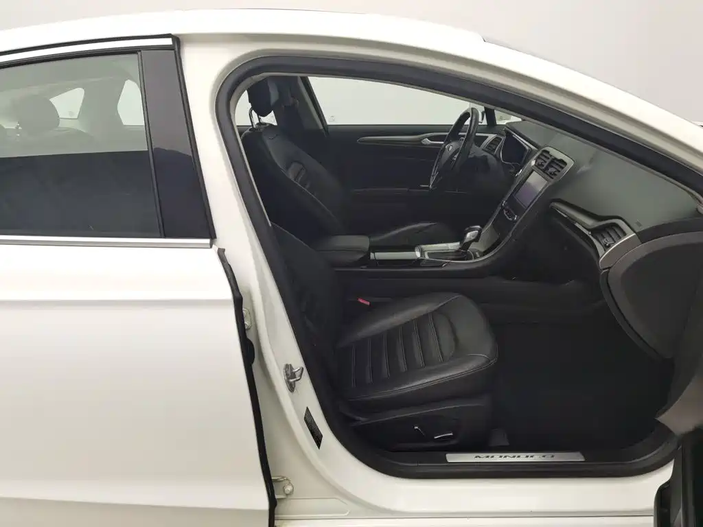 Фото 23 - Ford Mondeo