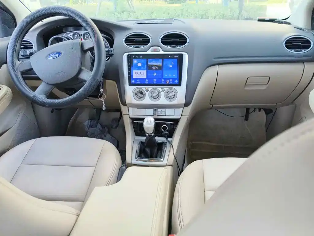 Ford Focus 2010 2011 Sedan 1.8L Manual Comfort