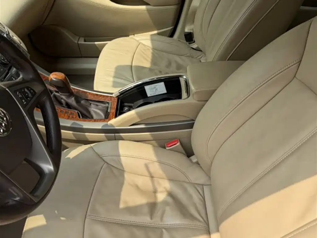 Buick LaCrosse 2010 2.4L Premium фото 3