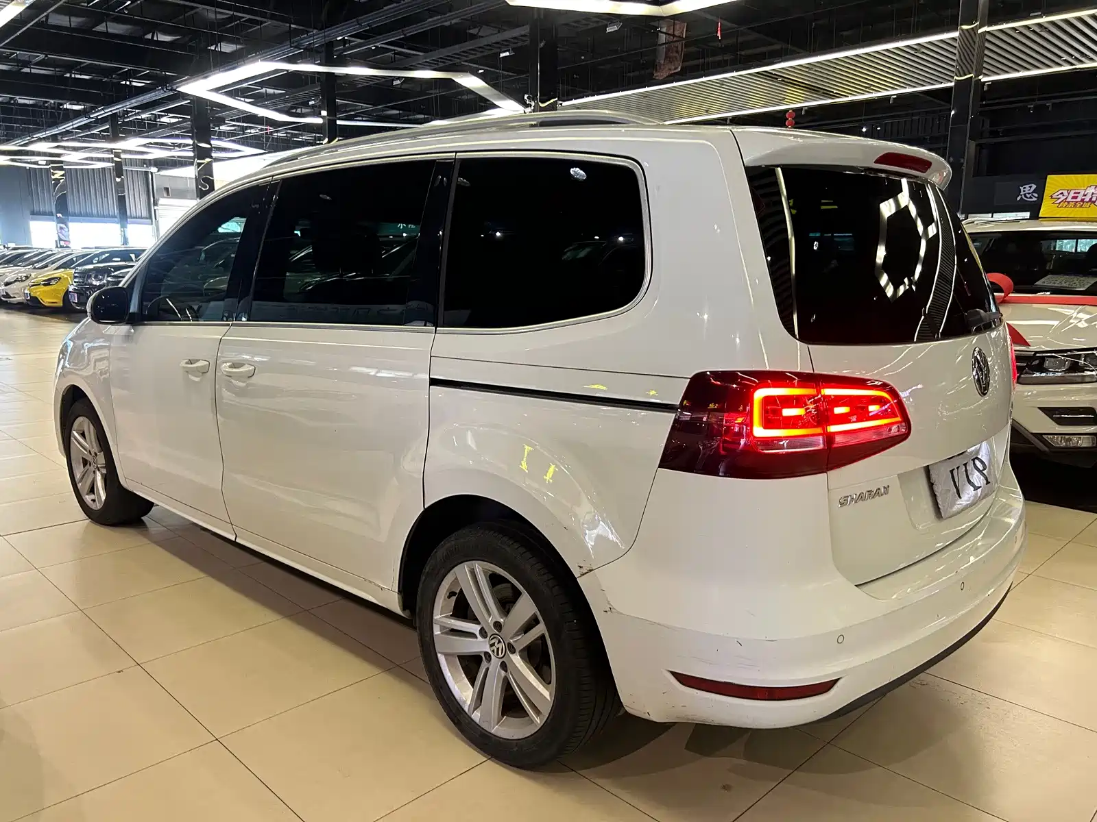 Фото 9 - Volkswagen Sharan