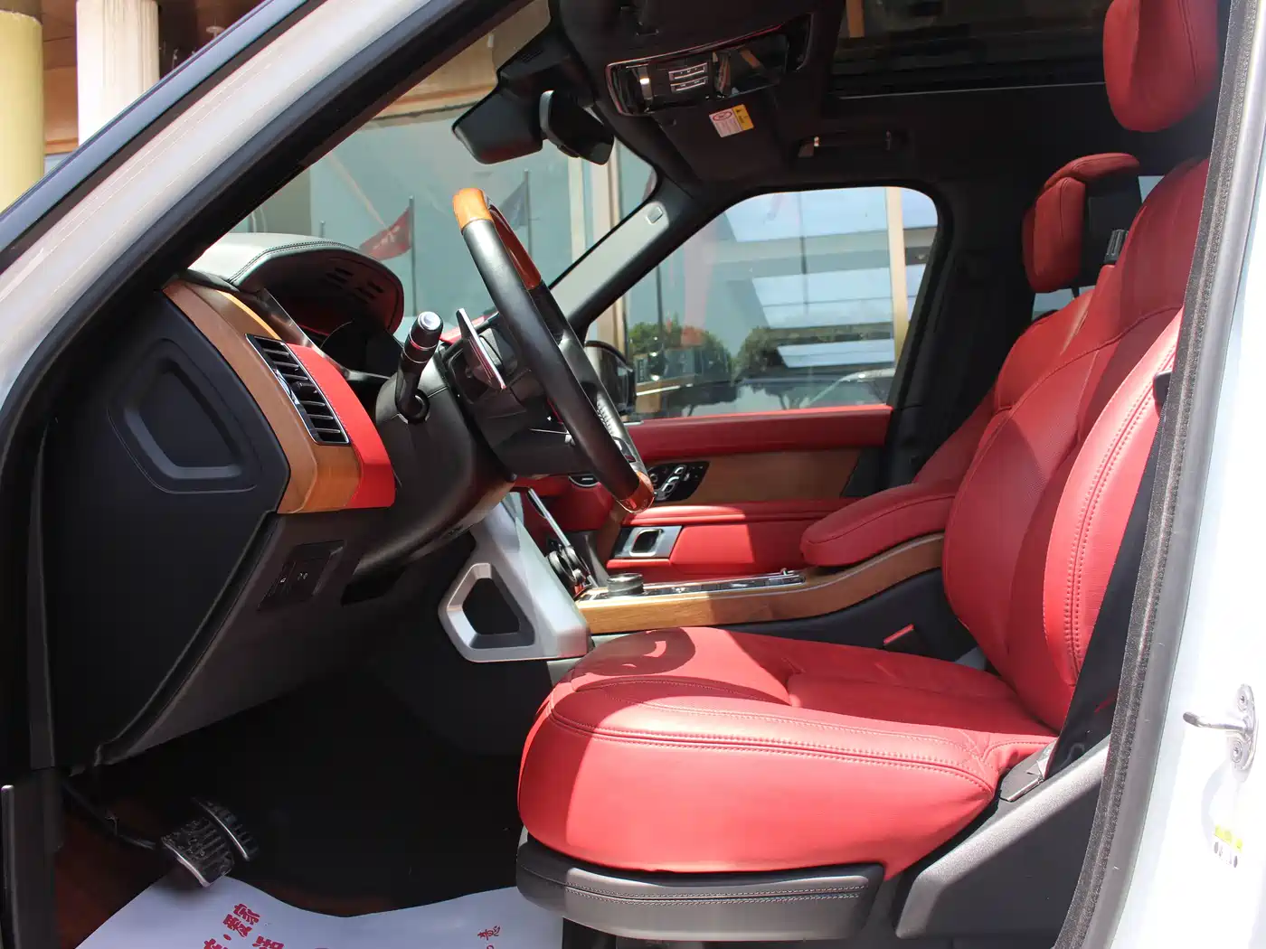 Land Rover Range Rover 2020 3.0 L6 Supreme Creation Extended Version фото 7