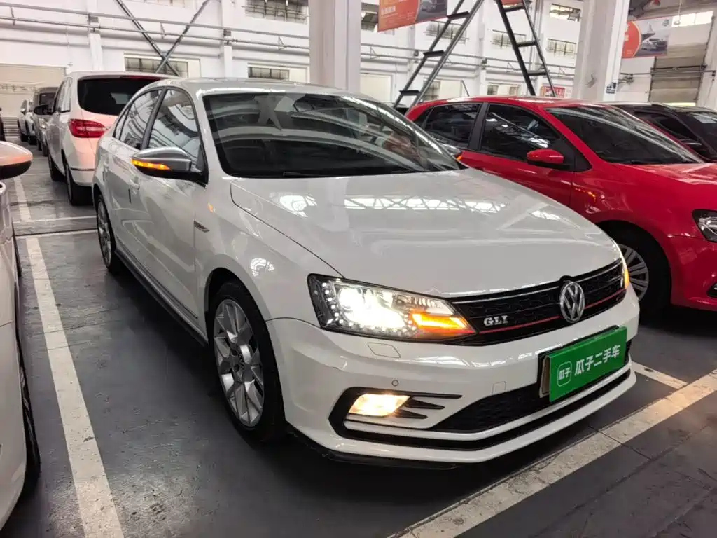 Фото 4 - Volkswagen Sagitar