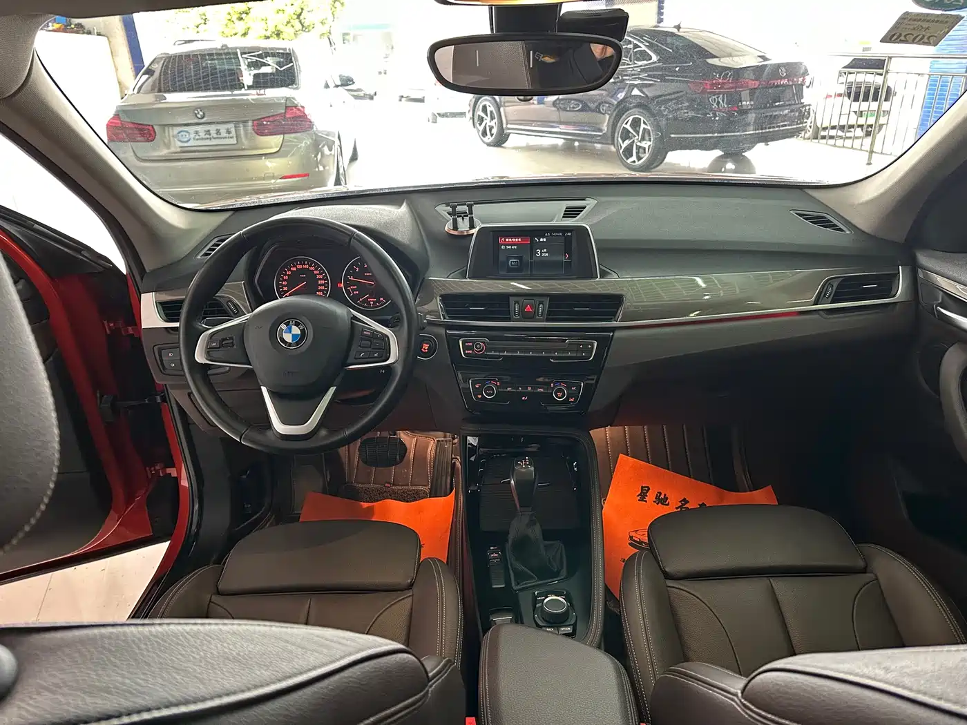 BMW X1 2018 sDrive18Li Premium Model фото 13