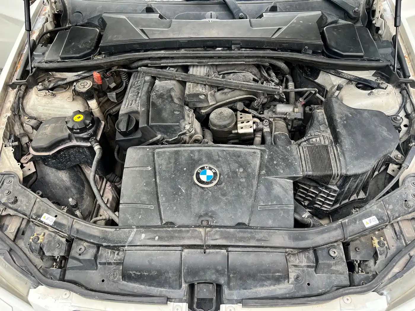 BMW 3 Series 2012 320i Luxury фото 24