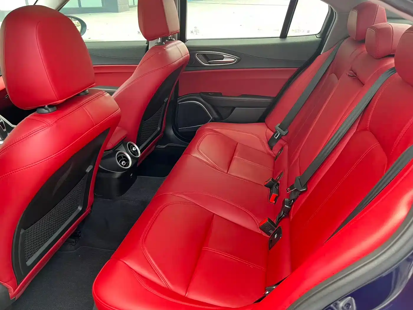 Alfa Romeo Giulia 2021 2020 2.0T 280HP Luxury Edition