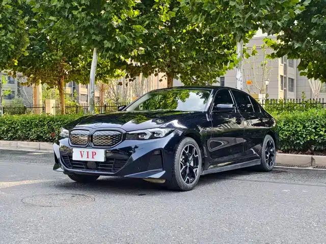 BMW i3 eDrive 40 L, Чёрный пакет