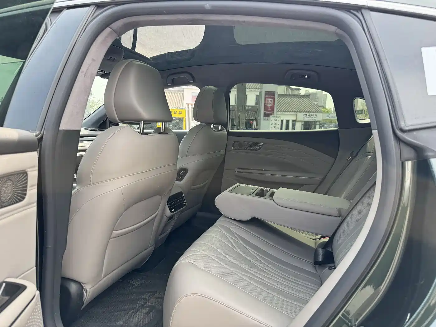 Geely Galaxy Galaxy Xingyao 8 2025 130km EM-P Starship Edition фото 6