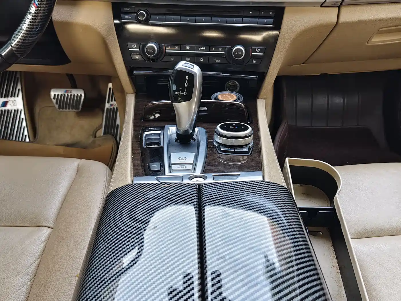 BMW 7 Series 2009 Model 740Li Leading Edition фото 12