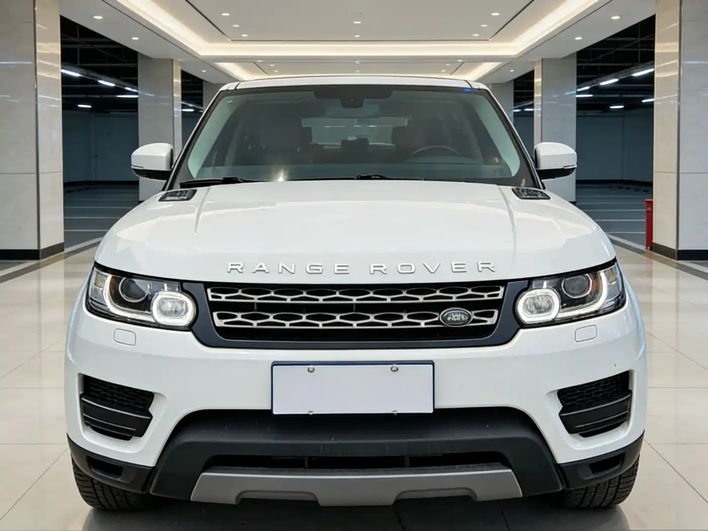 Land Rover Range Rover Sport 2016 Model 3.0 SC V6 HSE фото 2