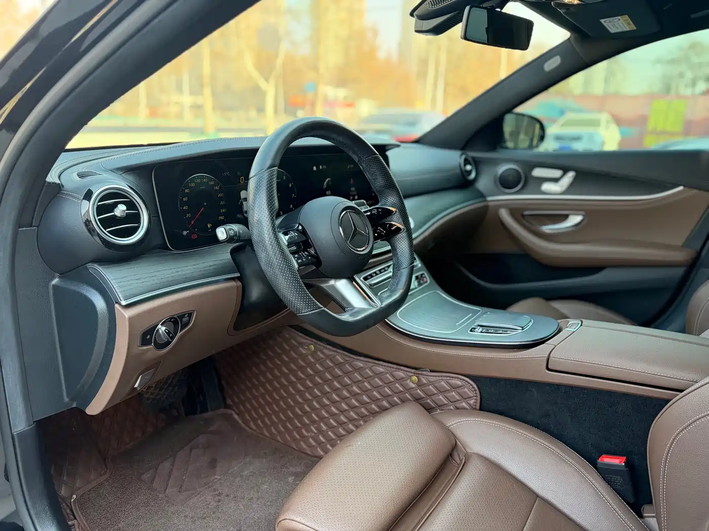 Mercedes-Benz E-Class 2022 E 300 L Sport Fashion фото 6