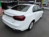 Фото 12 - Geely Emgrand