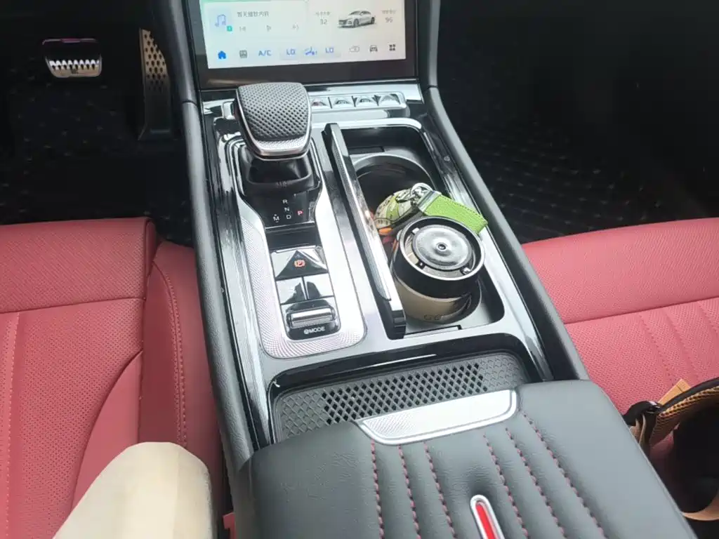 Hongqi H6 2026 2025 Model 2.0T Beauty Edition