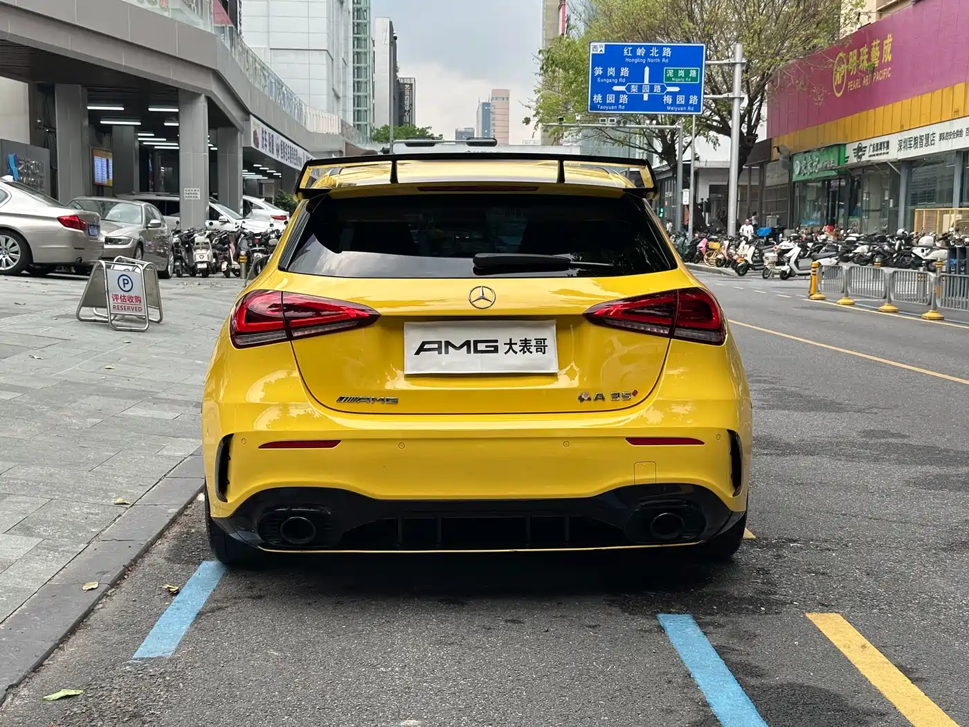 Mercedes-Benz A-Class AMG (Import) 2023 AMG A 35 4MATIC Sun Edition фото 15
