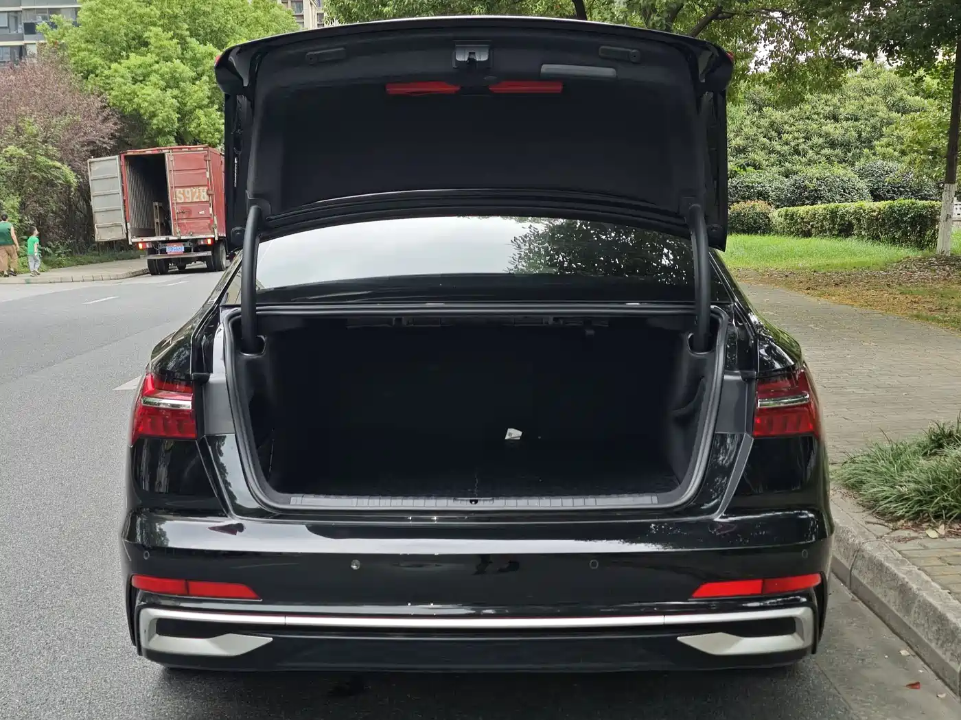 Audi A6L 2023 40 TFSI Luxury Dynamic фото 16