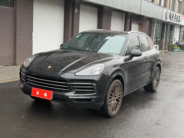 PORSCHE CAYENNE