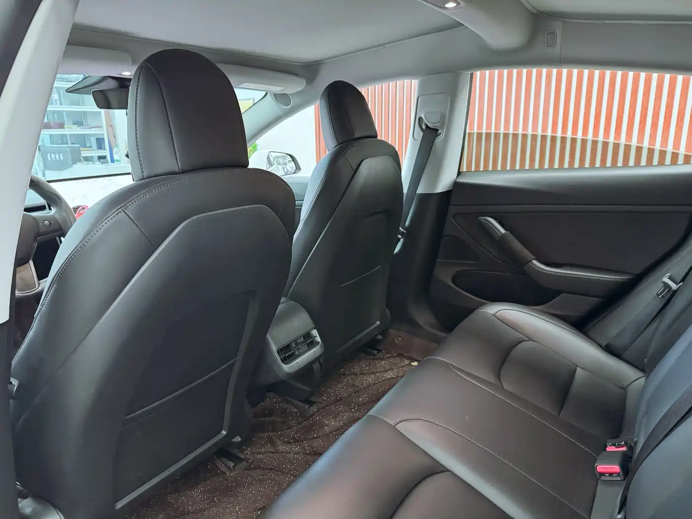 Фото 9 - Tesla Model 3