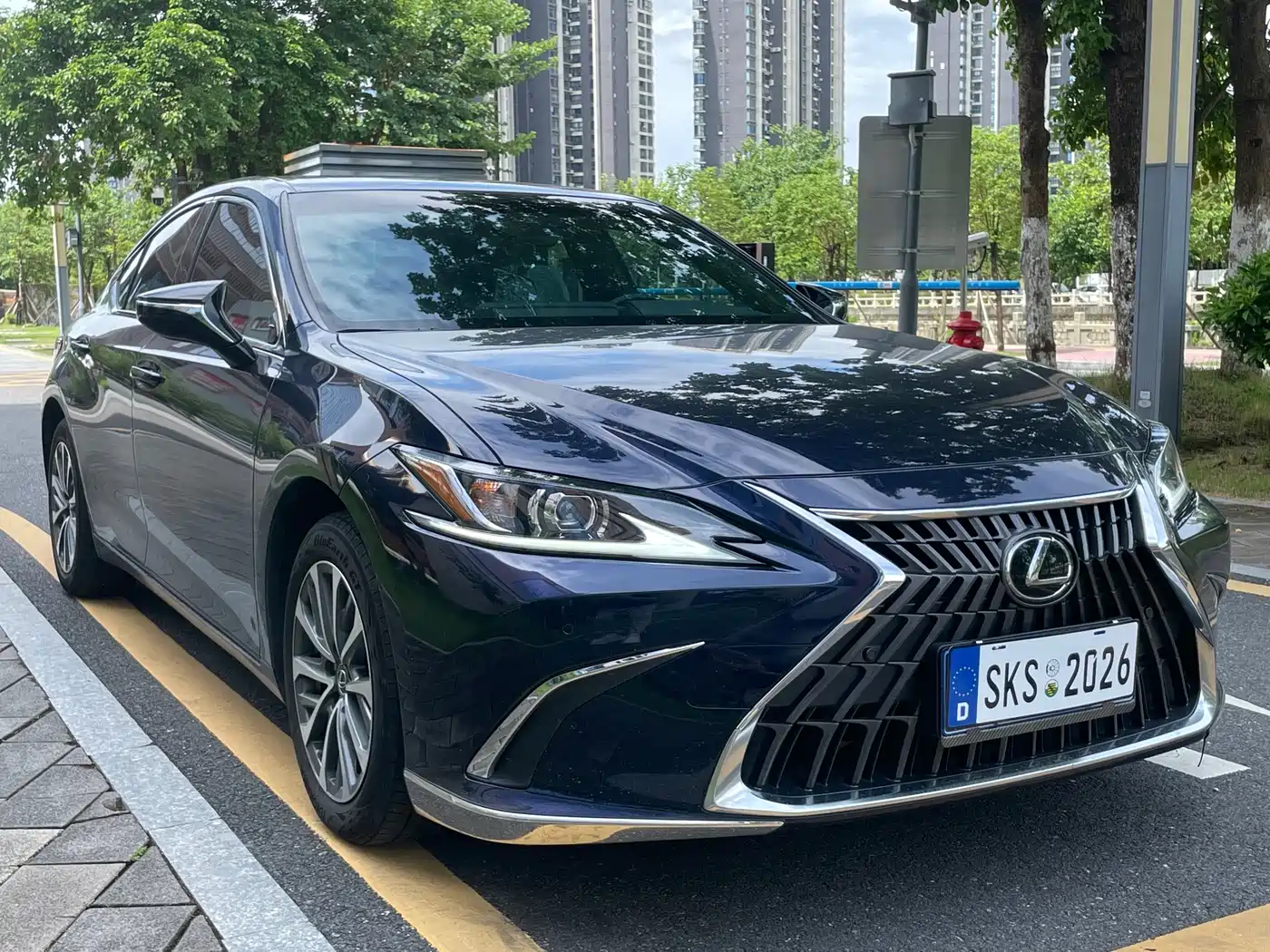 Фото 3 - Lexus ES