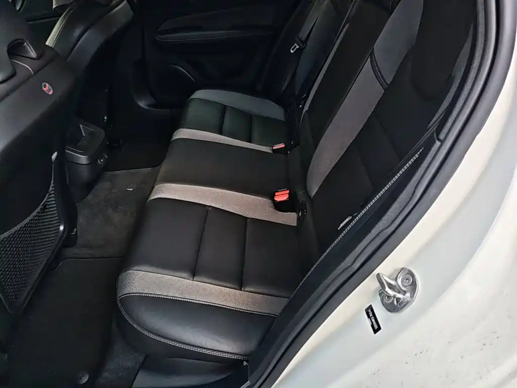 Volvo V60 2022 2022 B5 Momentum Sport