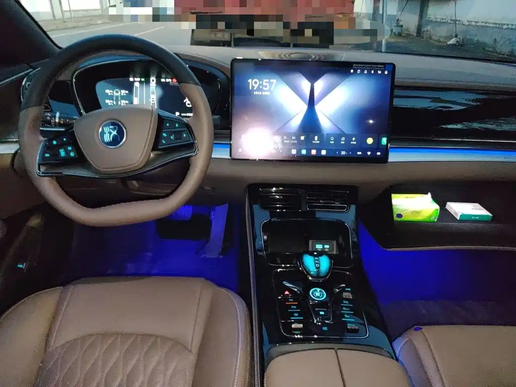 BYD Han 2025 2025 DM-i Smart Driving Edition 125KM Honor