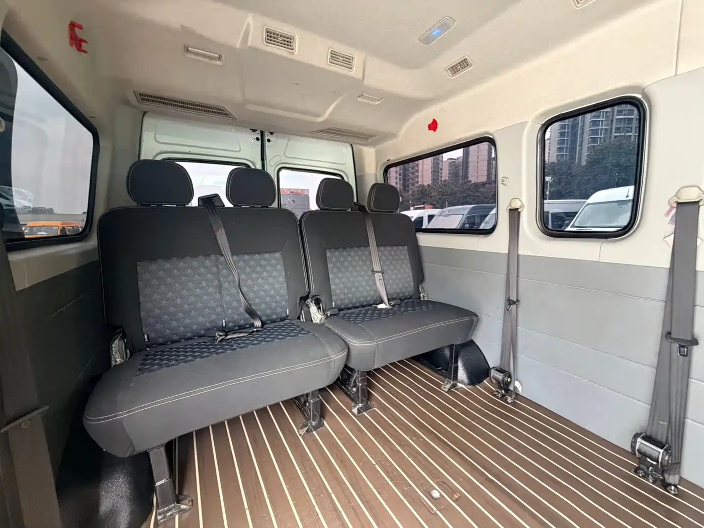 SAIC Maxus Xintu V80 2024 Aoyun Value Edition 6AMT Long Wheelbase Medium Roof 127Ps 6/7/8/9 Seats фото 12