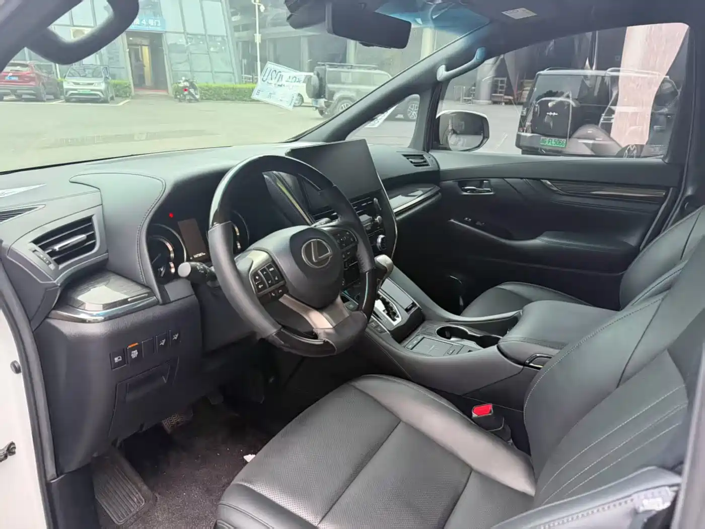 Lexus LM 2020 2020 300h 4-Seat Imperial Edition