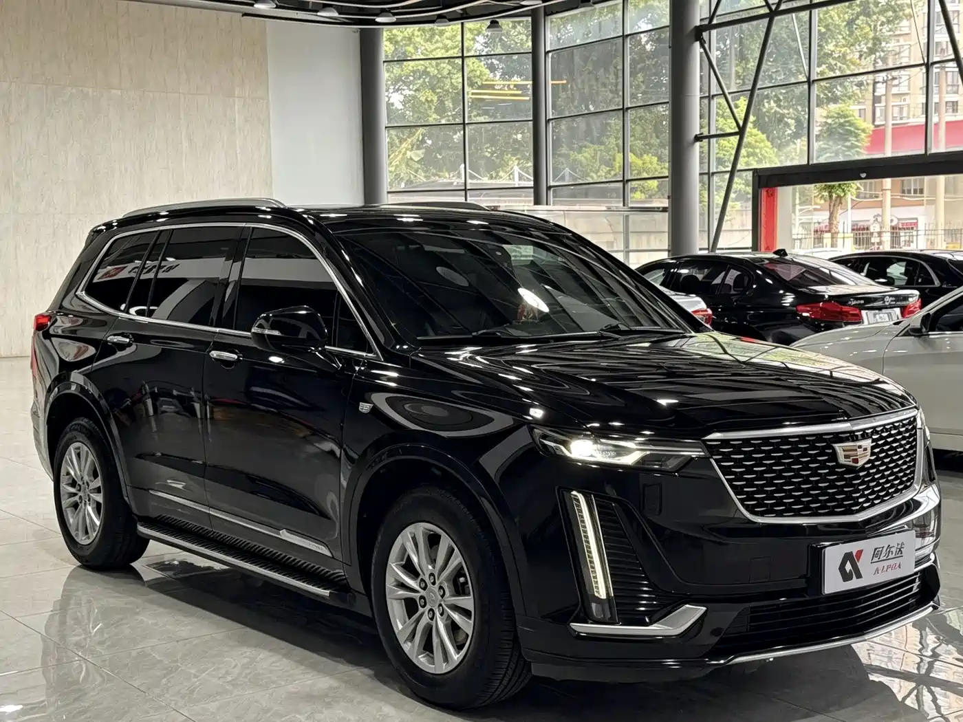 Photo 3 - Cadillac XT6