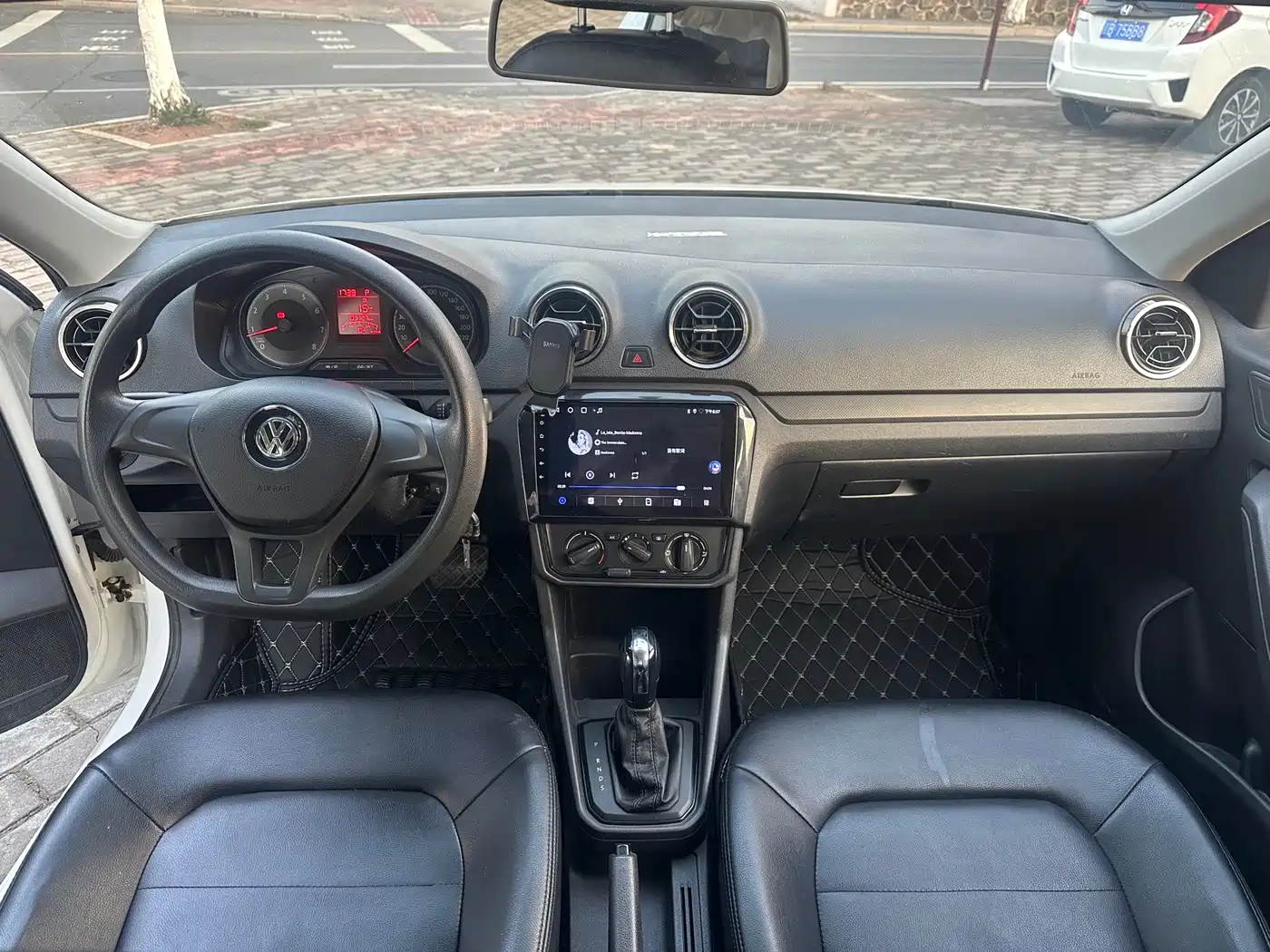 Volkswagen Jetta 2017 1.5L Automatic Fashion фото 5