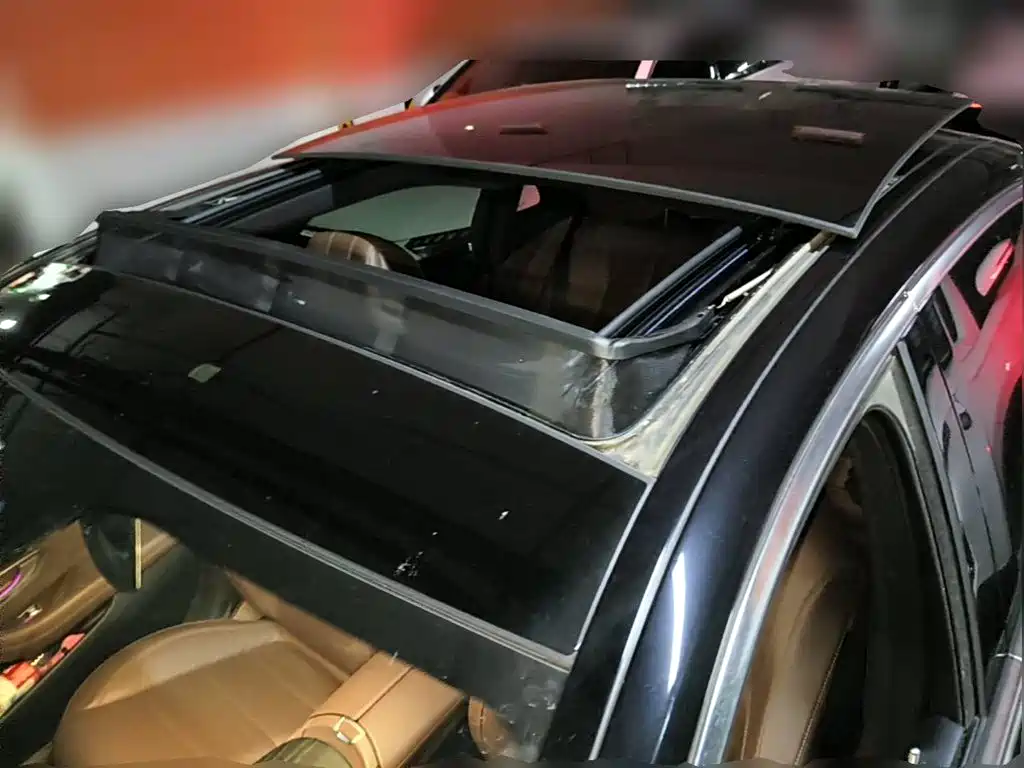 Mercedes-Benz E-Class, миниатюра 6
