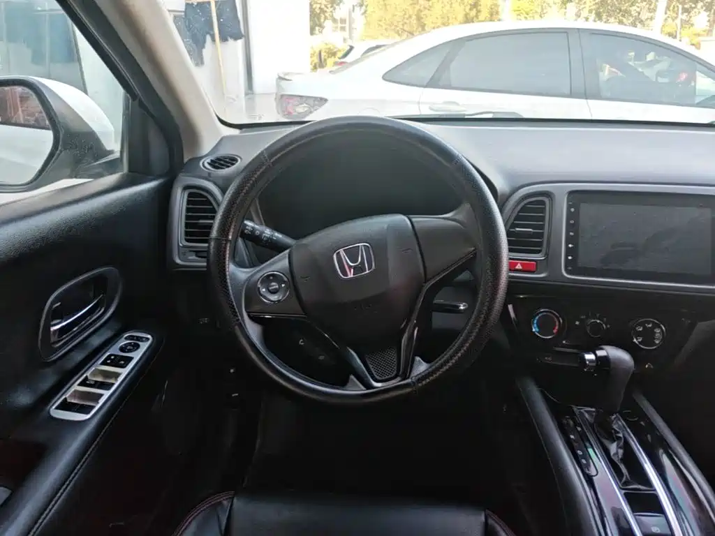 Photo 3 - Honda Vezel