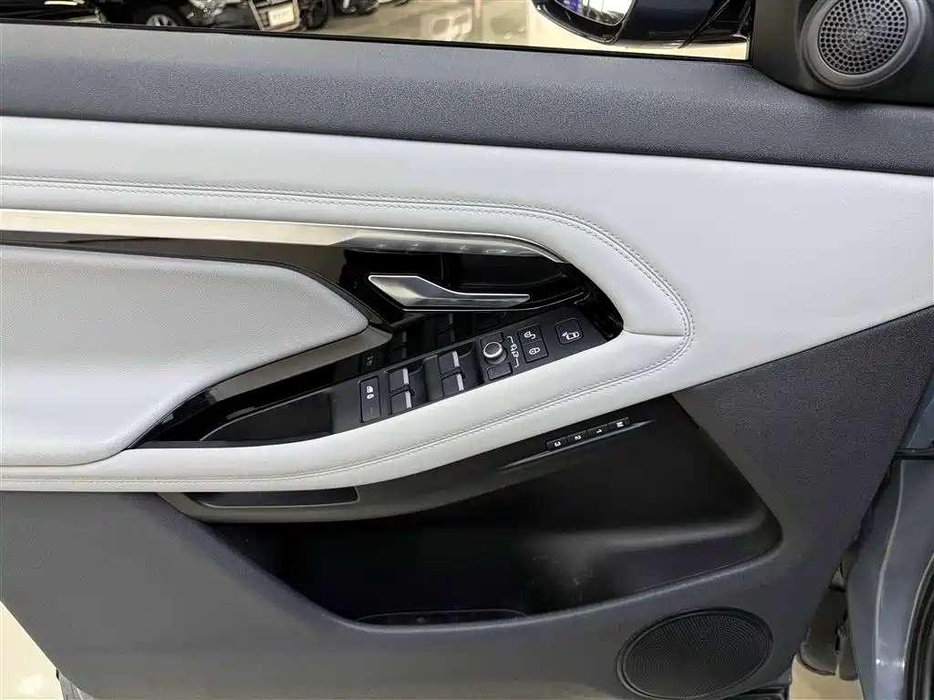 Land Rover Range Rover Evoque 2020 249PS R-DYNAMIC SE Sport Tech Edition фото 15