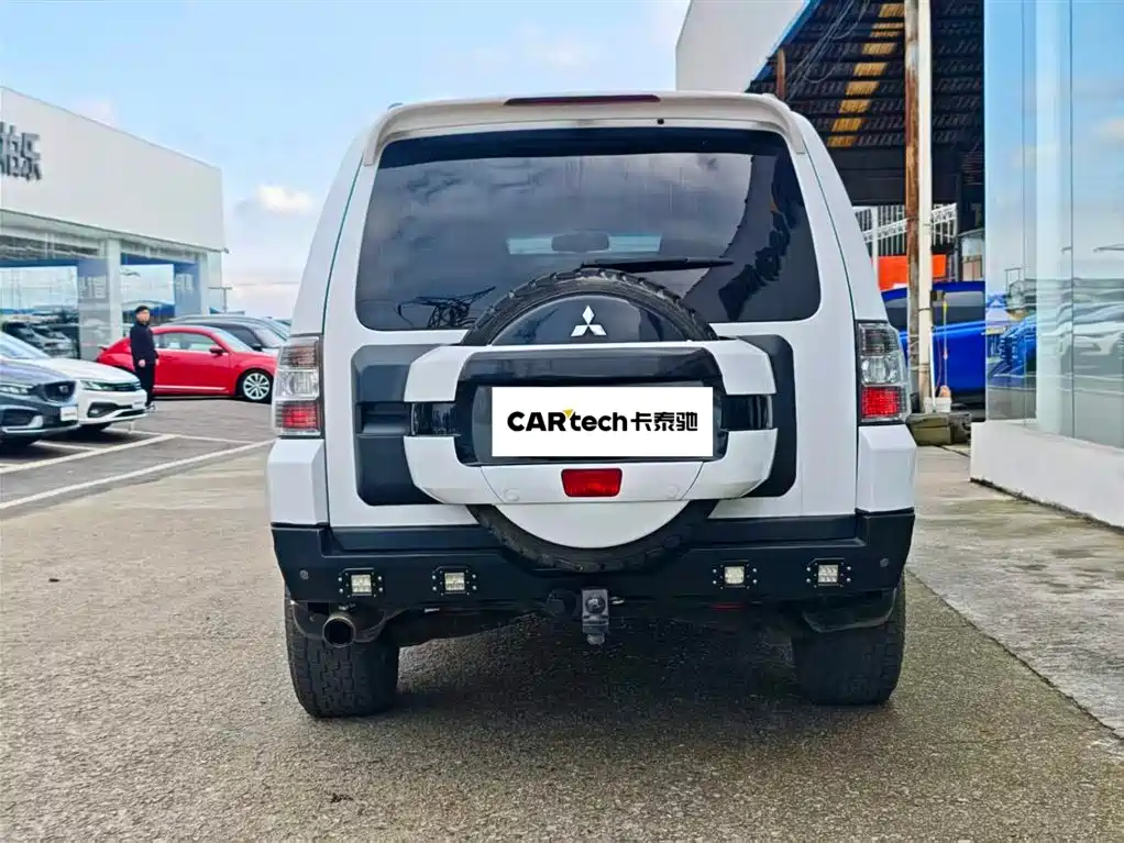 Mitsubishi Pajero (Import) 2012 3.0L Elite Plus Edition фото 9