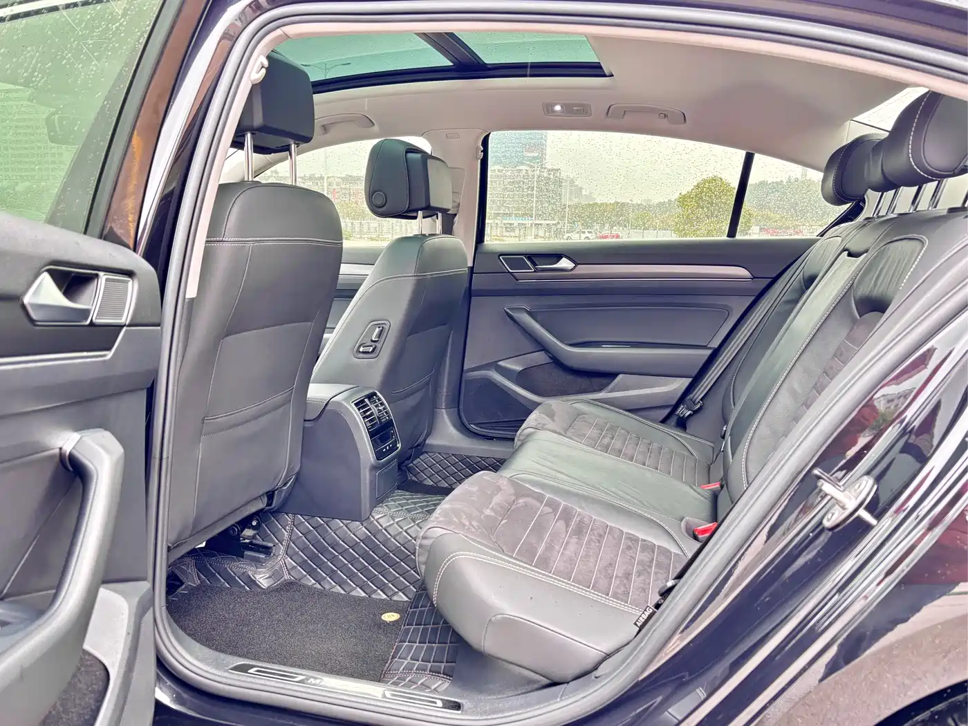 Volkswagen Magotan 2021 330TSI DSG 30th Anniversary Edition фото 10