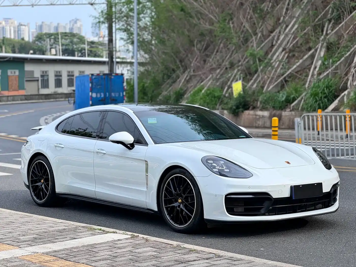 Porsche Panamera 2022 Panamera 4 Executive Long Wheelbase 2.9T фото 3