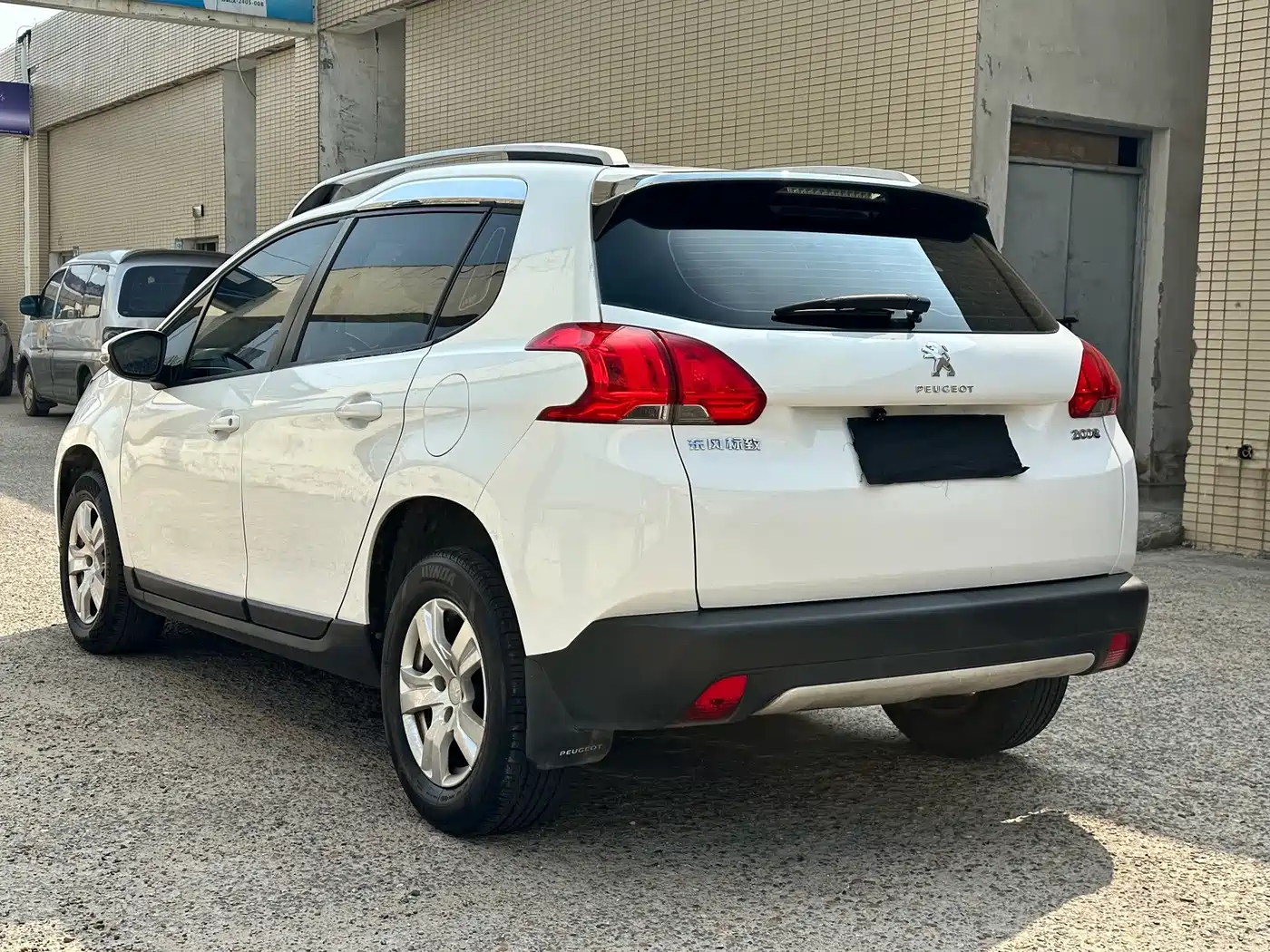 Фото 7 - Peugeot 2008