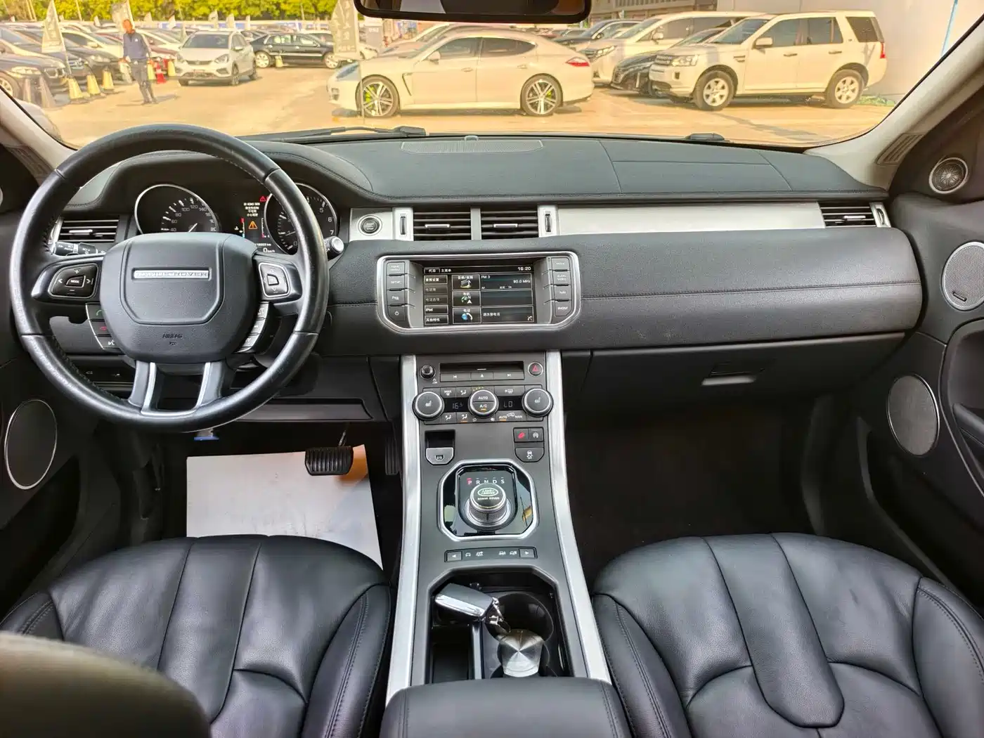 Land Rover Range Rover Evoque 2015 2.0T 5-Door Intelligent Edition фото 13
