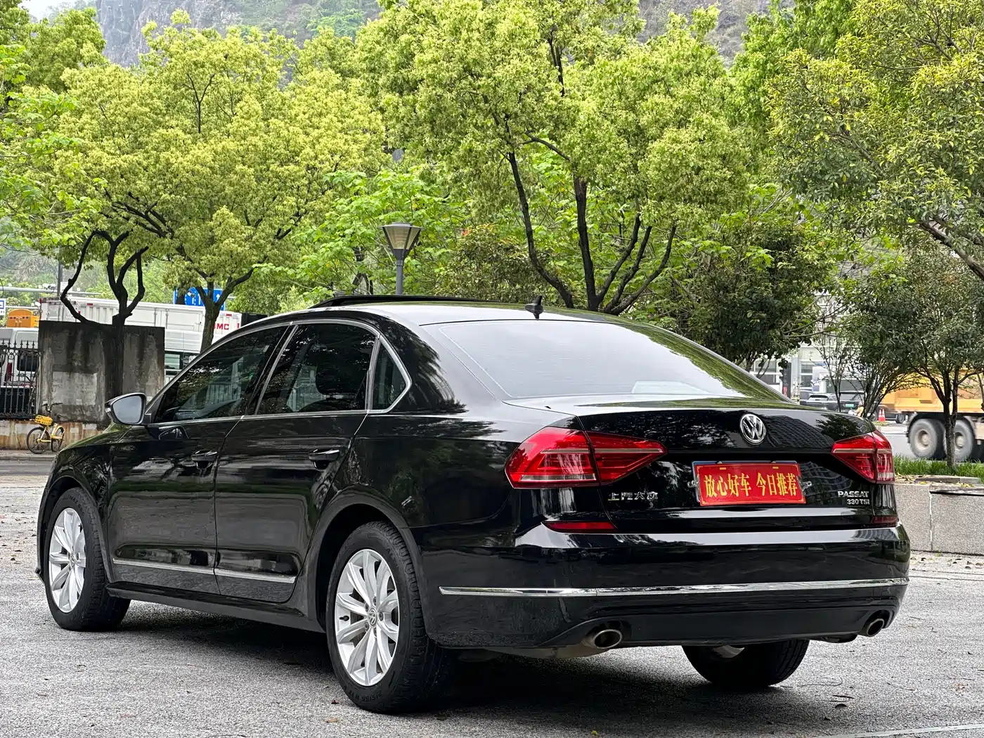 Volkswagen Passat 2017 330TSI DSG Prestige фото 5