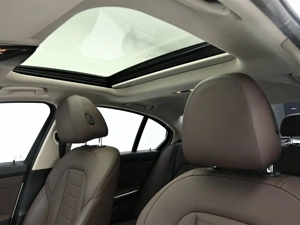 BMW 3 Series 2021 Second Facelift 325i M Sport Package фото 13