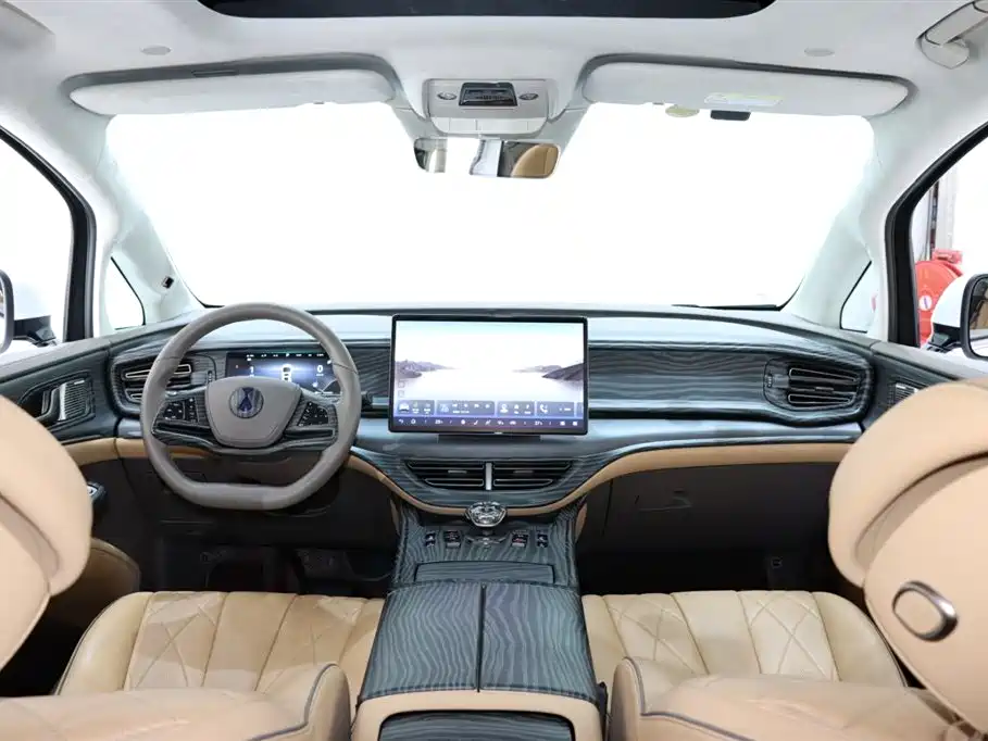 Denza D9 2022 DM-i 970 AWD Flagship фото 13