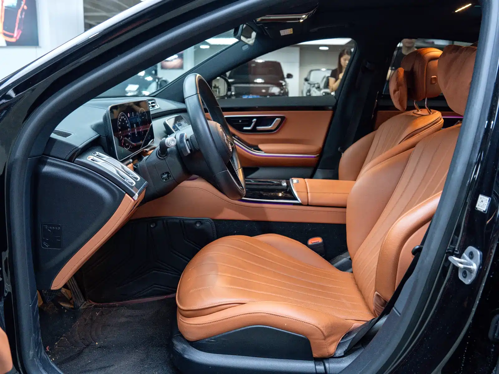 Photo 18 - Mercedes-Benz S-Class