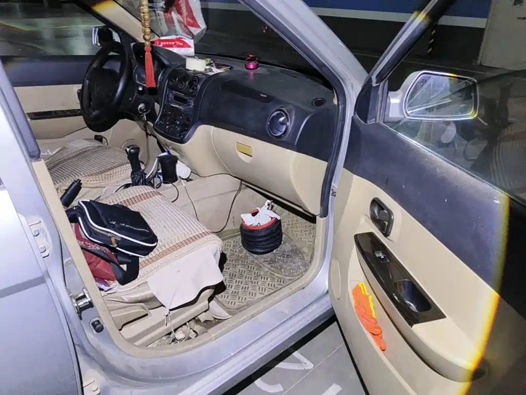 Wuling Motors Wuling Hongguang 2013 2010 1.4L Luxury