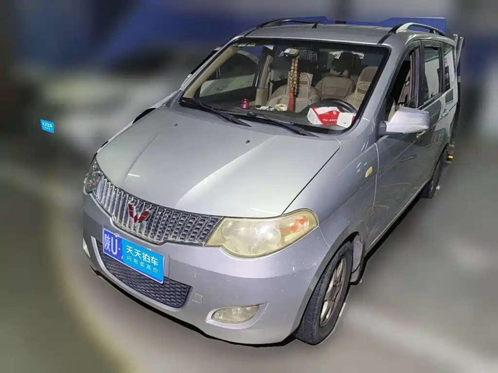 Wuling Motors Wuling Hongguang 2013 2010 1.4L Luxury