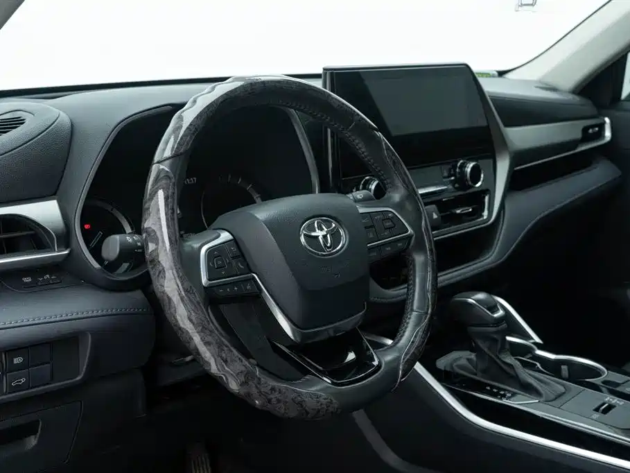 Toyota Highlander 2023 2.5L Smart Hybrid Dual Engine AWD Premium 7-Seater фото 17
