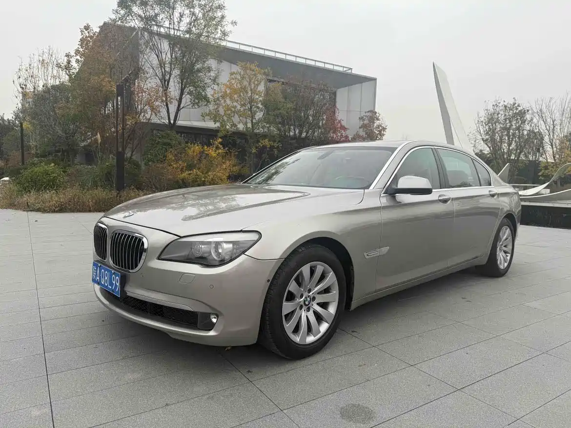 BMW 7 Series 2009 740Li Luxury