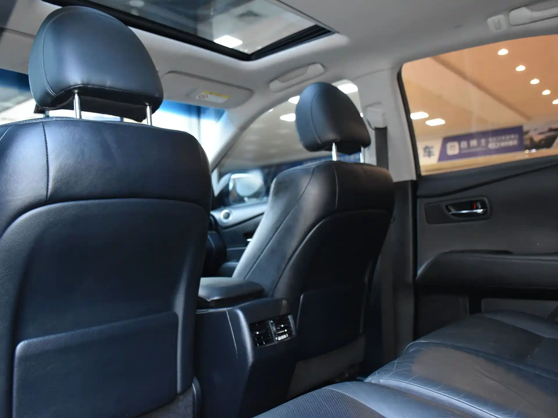 صورة 8 - Lexus RX Classic