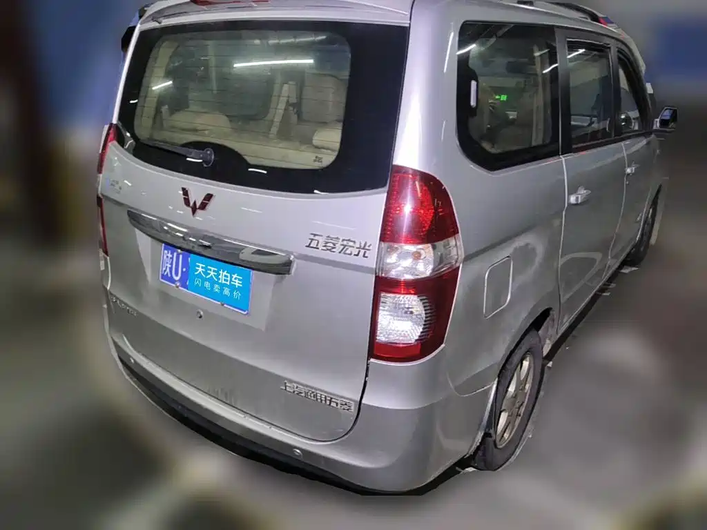 Wuling Motors Wuling Hongguang 2013 2010 1.4L Luxury