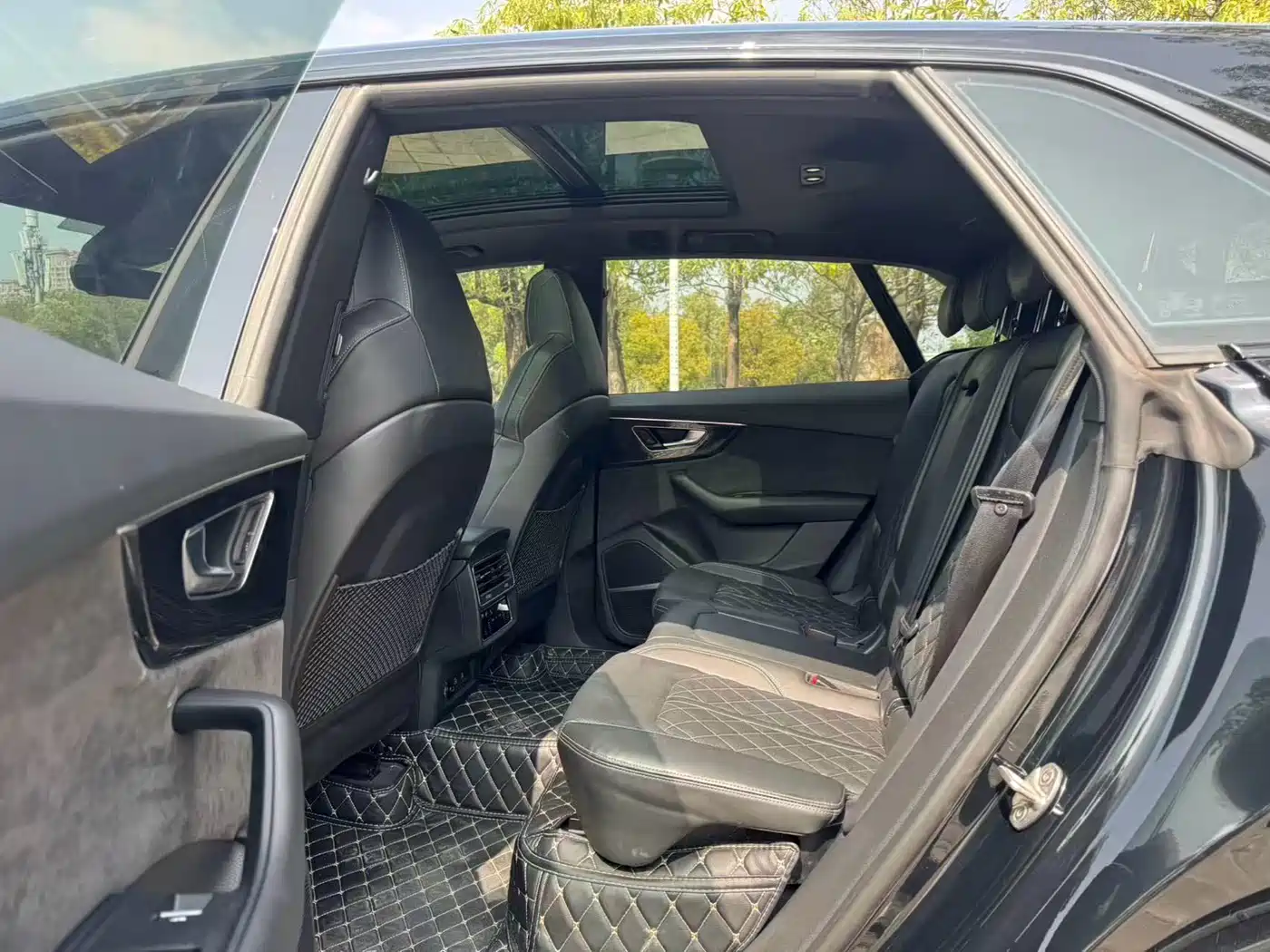 Audi Q8 2022 55 TFSI Premium Selection Dynamic фото 5